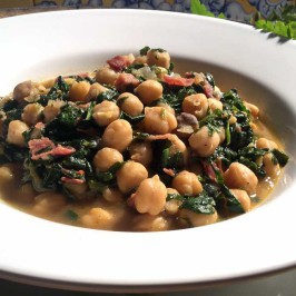 Garbanzos con espinacas: Spanske kikerter med spinat og spekeskinke